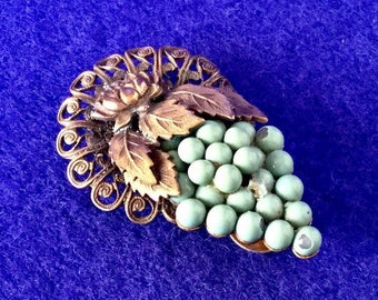 1930s Vintage Brass Dress Clip .Made In USA