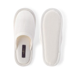 Linen Waffle Bath Unisex Slippers in Off-White. Organic Spa, Sauna Slippers, Waffle Weave. image 4