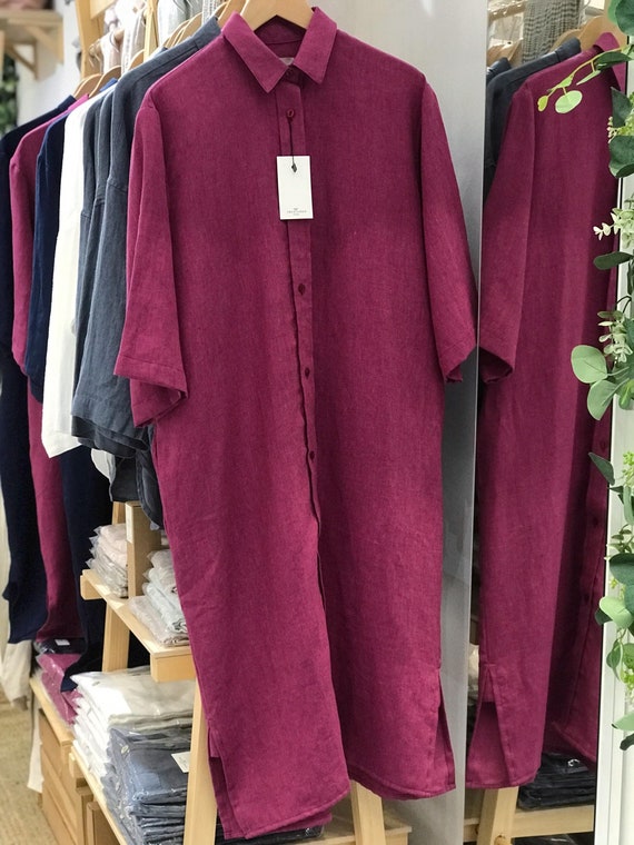 Abito in lino rosa ciclamino, vestibilità ampia, rilassato, con