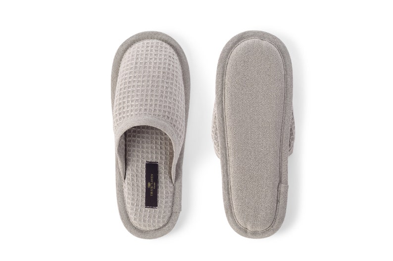 Linen Waffle Bath Unisex Slippers in Natural, Beige. Organic Spa, Sauna Slippers, Waffle Weave. image 4