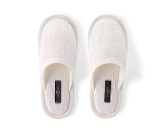 Linen Waffle Bath Unisex Slippers in Off-White. Organic Spa, Sauna Slippers, Waffle Weave.