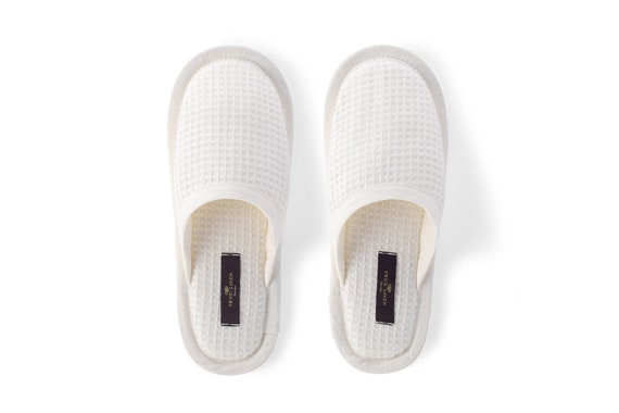 thespian ø Stavning Linen Waffle Bath Unisex Slippers in Off-white. Organic Spa - Etsy