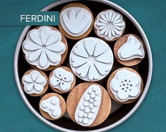 Stamp set · Tin with 10 stamps