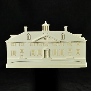 Vintage Brandywine Woodcrafts Dimensional Colonial House Painted Box