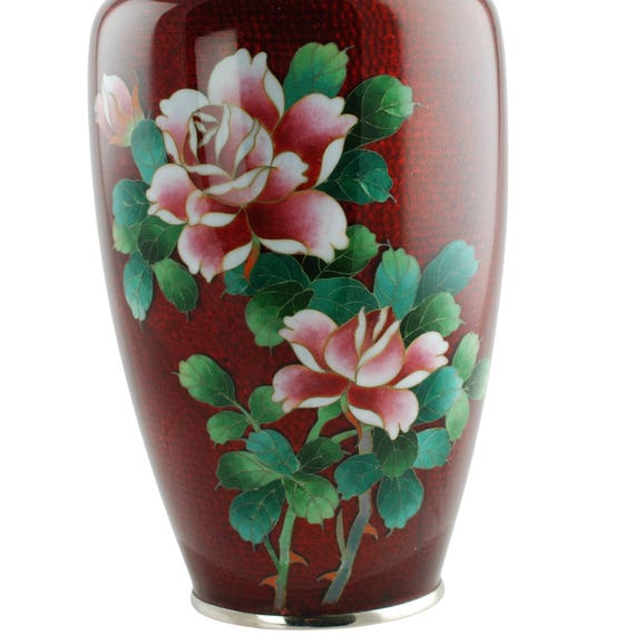 ヴィンテージ日本赤助銀張七宝焼き 7 インチ花瓶、ローズモチーフ