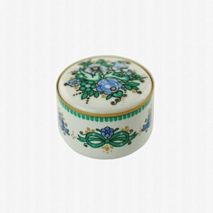 Vintage Arta Austria Enamel Pill Trinket Box Retailed by Mayr & Fessler of Vienna