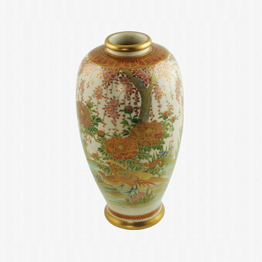 Vintage Japanese Soko China Hand Painted 9.5 Satsuma Vase, Golden