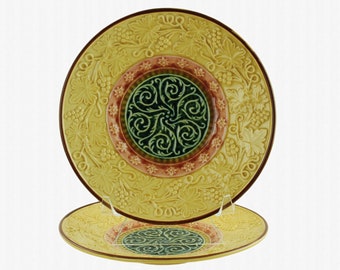 Antieke Zell Baden Majolica Georg Schmider Handgeschilderde 7,75" Salade/Dessertborden, Scroll en Grapevine Motif, Set van 2