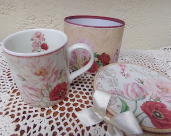 Summer Rakuma Japanese Tea Cup with Matching Gift Box - © B.V. Copyright [#254 - DC - shelf 5 M]