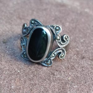 Real silver ladies ring onyx oval gemstone marcasite 925 sterling silver silver ring vintage antique black
