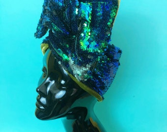 Irisierender grün-schwarzer Pailletten-Kopftuch/Turban mit luxuriösem olivgrünem Samtfutter. Festival, Weihnachtsfeier, Fest