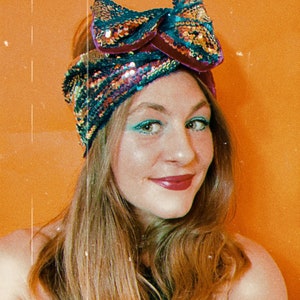 SUNSET Sequin Headwrap. Reversible Iridescent Blue Gold Turban Headband + Pink Velvet Lining. Hollywood Glamour Mardi Gras Costume Accessory
