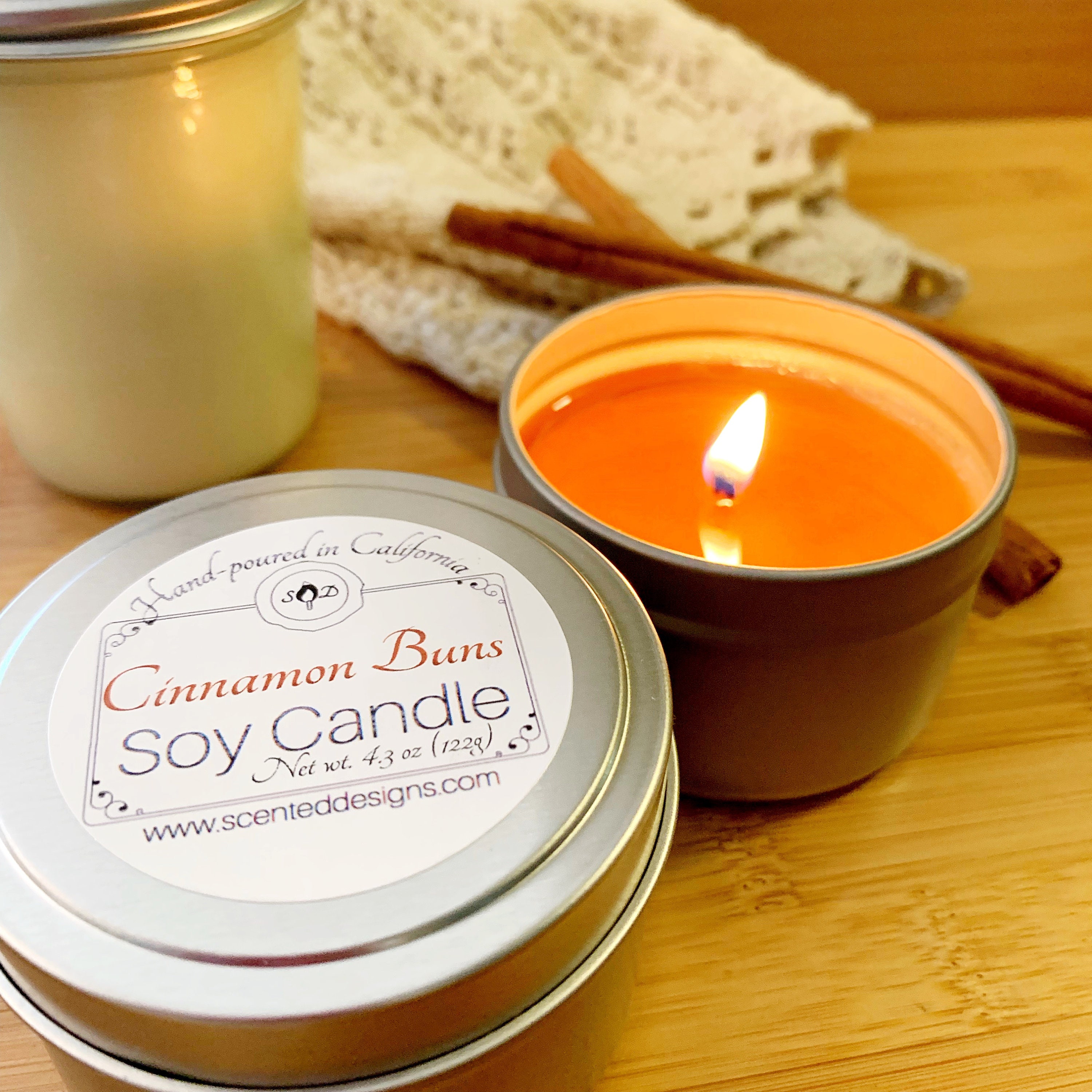 Cinnamon Vanilla  soy wax candle Fruit scented candle non toxic fragrance candle black tin candle