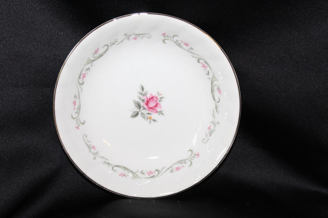Royal Swirl Fine China Made in Japan Berry Bowl Dessert Desert Platinum