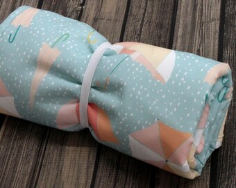 Umbrella Print Baby Changing Pad: Waterproof Travel Mat (18x24)