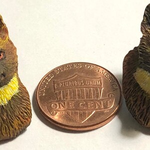 Set of 2 JHB Realistic Hand-Painted Brown Resin Glued-on Plastic Shank Dog Akita Animal Buttons 26.5mm Just Over 1" Tall 12532