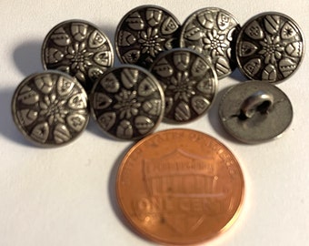 Lote de 8 botones pequeños de metal plateado antiguo con vástago de 11 mm (7/16") 12816