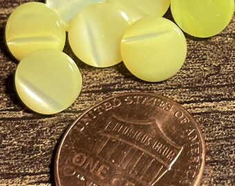 Lot of 7 Vintage Yellow Mother of Pearl MOP Shank Buttons 9mm 3/8" 17564