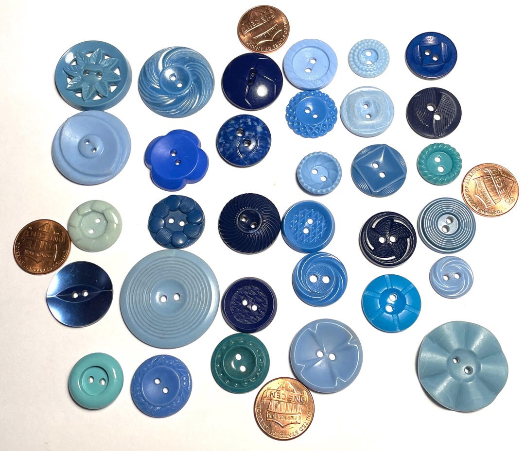 Mixed Lot of 30 Vintage Blue Plastic Sew-through Buttons Various Sizes ...