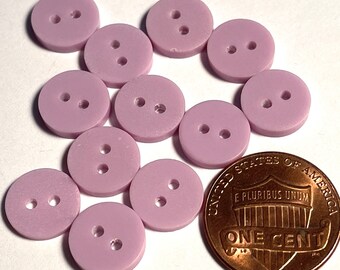 Lote de 12 botones pequeños de plástico de color lila mate opaco, con dos agujeros, para coser, de 10 mm y 9 mm (14202)