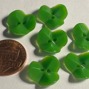 Set of 6 Vintage Glossy Green 2-hole Sew-through Plastic 3-Petal Flower Floral Buttons 9/16&quot; 14mm 14836