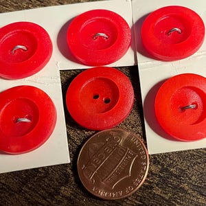 Set of 6 Beautiful Vintage NOS Recessed Front Bright Red Plastic 2-hole Sew-through Buttons 19mm 3/4&quot; 15362