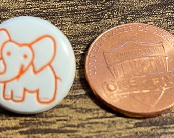 ONE Vintage Slightly Domed White Glass Shank Button Etched Red Elephant Animal 16mm 5/8" 13705