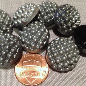 8 Silver Grey Plastic Berry Design Shank Buttons 3/4" 19mm # 7560