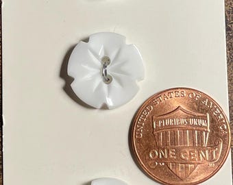 Set of 3 Vintage White Plastic 2-hole Flower Buttons 15mm Almost 5/8" 16470