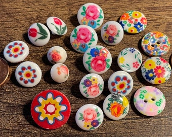 Lot of 20 Colorful Plastic Shank & Sew-through Flower Floral Buttons Mostly Small Vintage 14307