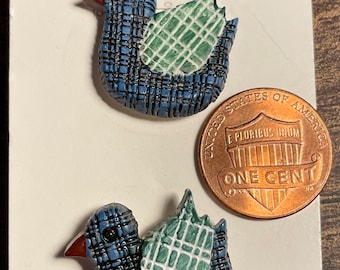 Set of 2 Streamline Blue Green Plaid Bird Animal Shank Plastic Buttons 24mm 15/16" 14462
