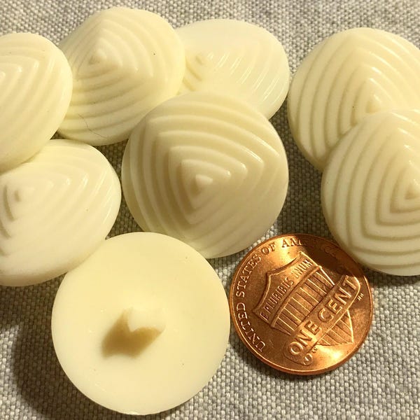 8 Cream Tiered Plastic Shank Buttons 7/8" 23mm # 8256