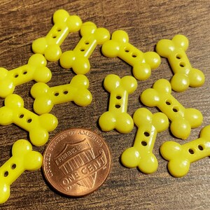 12 Pcs New Glossy Yellow Dog Bone Plastic 2-hole Buttons 18mm 11/16" 17327