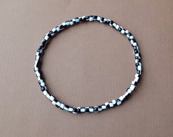 thumbnail image 2 of White Seed Beaded Stackable Stretch Anklet – Round Beads 19cm Unbranded 2 of 6