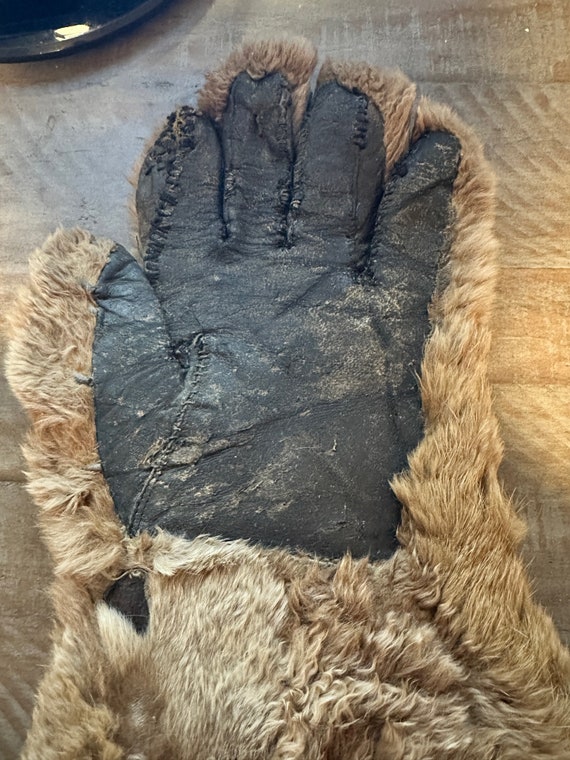 Vintage Antique Genuine Bearskin Gloves - 1940's - image 6