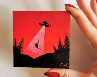 Tiny UFO Painting, Spaceship With Dinosaur, Desk Decor, Alien Art, Space Ship Painting. Ufo Artwork, Flying Saucer With Dinosaur Painting