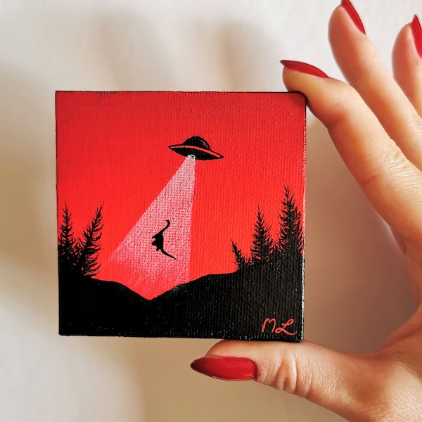 Tiny UFO Painting, Spaceship With Dinosaur, Desk Decor, Alien Art, Space Ship Painting. Ufo Artwork, Flying Saucer With Dinosaur Painting