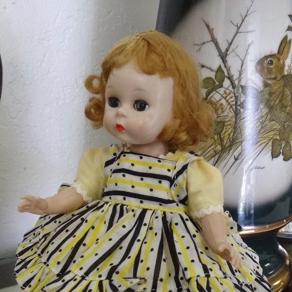 MA Madame Alexander-kin Wendy SLW Straight Leg Walker Doll in Yellow Dress + Striped Pinafore Set (2458)