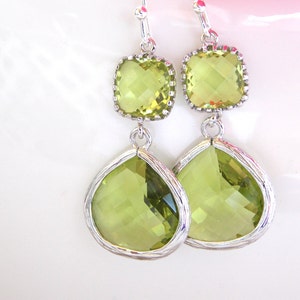 Wedding Jewelry,Green Earrings,Peridot, Apple Green,Earrings Gift, Bridesmaid Jewelry,Dangle, Drop, Wedding Gifts, Silver, Bridesmaids Gifts