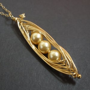 Peapod Necklace, Gold Necklace, Gold Filled Pea Pod, Peas in a Pod, Moms Gift, Pea, Peas,  Mothers Necklace, Gold  Pearl, Wire Wrapped,Gift