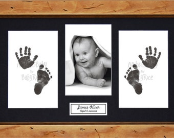 Nieuwe babyjongen of tweeling baby handafdruk voetafdrukkit en rustieke houten lijst fotoafdrukken display pasgeboren doop kraamcadeau