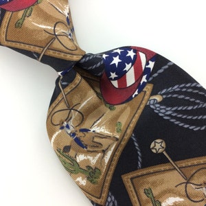 American Traditions Tie Flag Roundup Cactus Brown Lone Star Silk Necktie N4-221 Excellent Cravate de fantaisie Corbata de la novedad