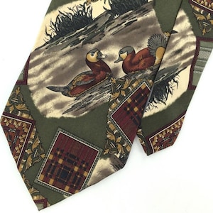 Van Heusen Us Made Beige Ducks Plaid Green Silk Novelty Necktie Tie N4-7 Excellent Cravate de fantaisie Corbata de la novedad