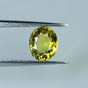 Natural Yellow Green Sapphire 0.81 carat- Loose Sapphire For Engagement Ring- Jewelry Maker - Genuine Oval Sapphire For Custom
