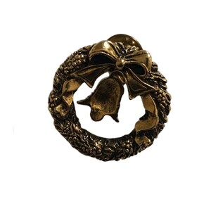 Camco Vintage Pin Christmas Wreath with Bell Gold Tone