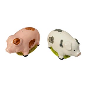 Vintage Pig Salt & Pepper Shaker Set Ceramic Made In Japan Farmhouse Decor 4 1/2&quot; x 2&quot;