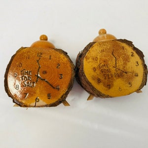 Vintage Knotts Berry Farm Wooden Clock Salt and Pepper Shakers 3&quot;