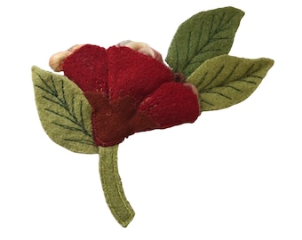 Pin de fieltro hecho a mano bordado flor y hojas