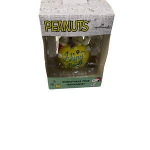 Hallmark Collectible Christmas Tree Ornaments Snoopy Peanuts Shiny and Bright 3,5 &quot;