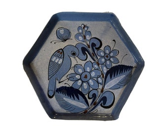 Vintage Tonala Mexican Pottery Hexagonal 8” Plate Bird Drinking Nector 7"